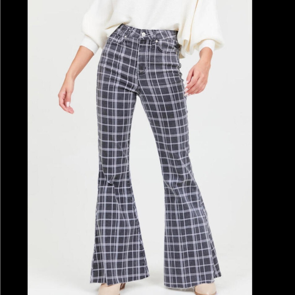 Chic Gray Plaid Flared Jeans